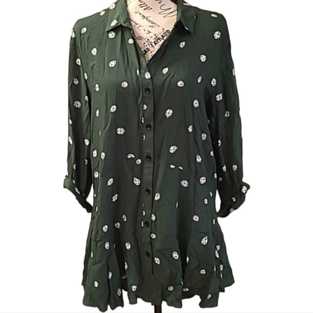 11.1 TYLHO Anthroplogie Size Small Green Ladybug Tunic